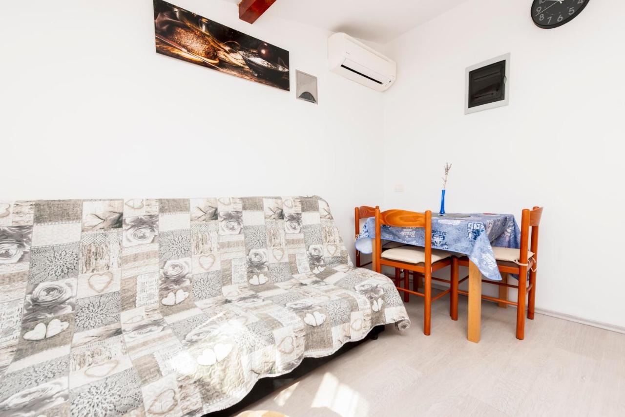 Studio Nena Rovinj Luaran gambar